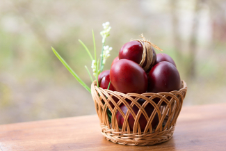 Ostereier in einem Korb